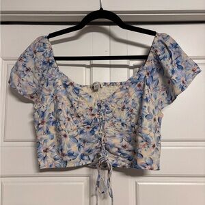 American Eagle Outfitters Blue & White Floral Ruched Tie-Front Crop Top
